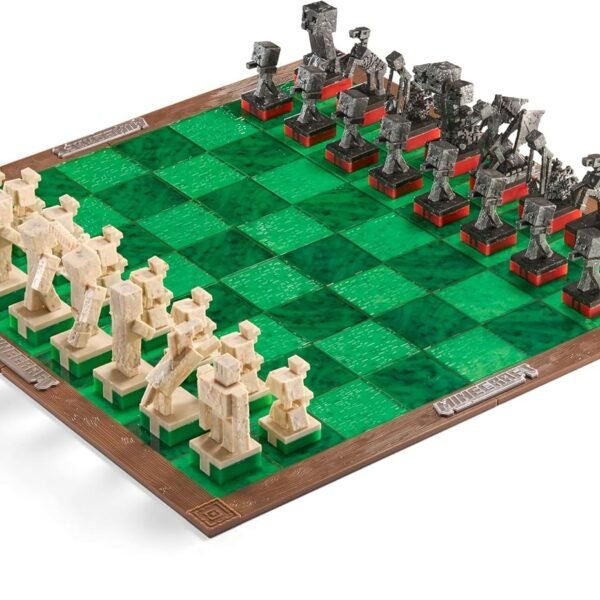 Noble Collection - Minecraft: Chess Set – Overworld Heroes Vs. Hostile Mobs