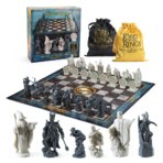 Noble Collection - Lord of the Rings: Battle For Middle Earth Chess Set