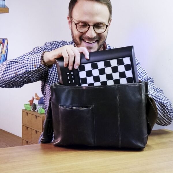 MILLENNIUM M810 ChessGenius - Chess Computer